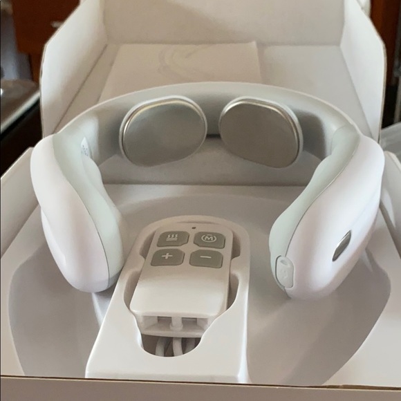 Neck Massager Bluetooth Heat - Picture 10 of 11